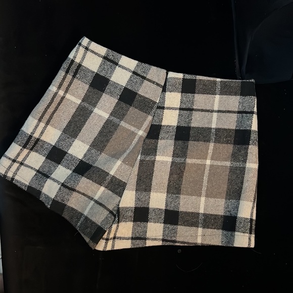🎁2 for $20 Academic Plaid Skort L - Picture 2 of 2